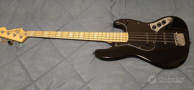 Basso Squier by Fender