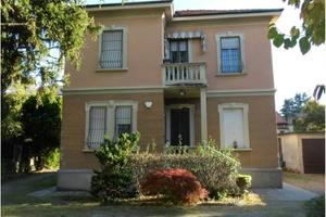 Immobile in asta di 287 m² con più di 5 locali e b