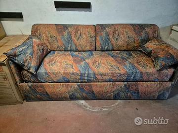 DIVANO 3 POSTI CON LETTO