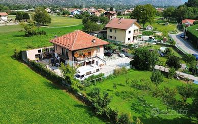 VILLA BIFAMILIARE CON GIARDINO DI CIRCA 1500MQ