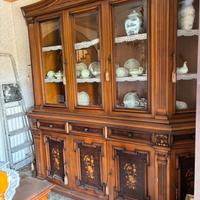 Credenza con vetrina
