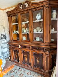 Credenza con vetrina