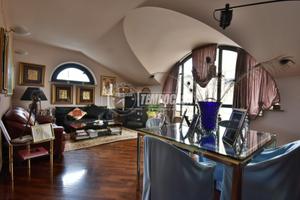 Attico in centro con ascensore, garage e 3 camere