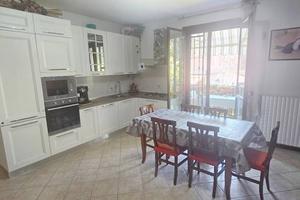 Appartamento di 96 m² con 3 locali e box auto a Ma