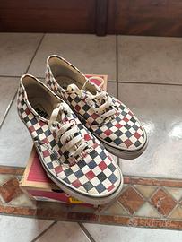 Scarpe vans quadri numero 42