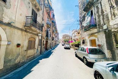 4 LOCALI A PAOLA