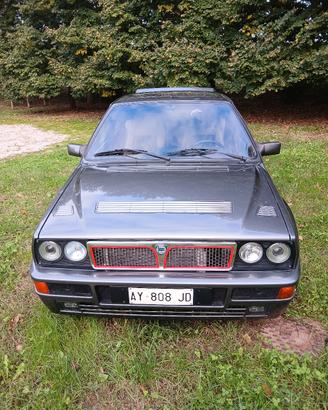 lancia delta hf 8V