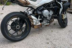 Mv agusta brutale 675