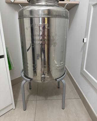 Contenitore per olio in acciaio