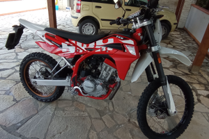 Moto swm125
