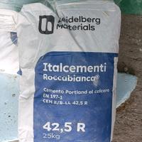 4 sacchi di cemento bianco