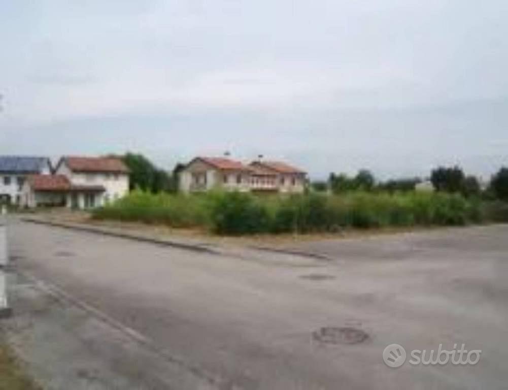 Immobile in asta di 1895 m² a Gaiarine - Altro