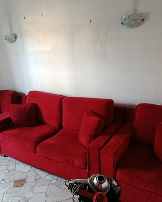 Divano componibile in tessuto rosso con poltrone