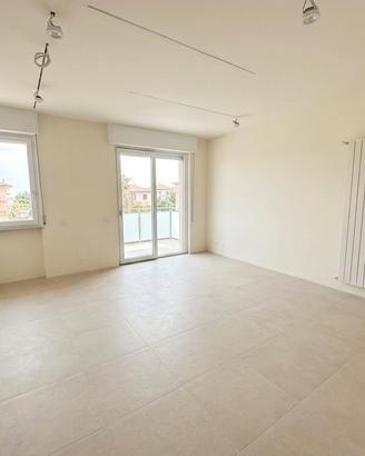 No agenzia 3 vani ristrutturato marina di Carrara