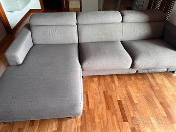 divano 2 posti con chaise longue