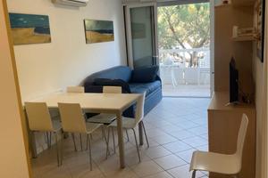 Frontemare/15-29 AGOSTO/2 camere/vista strada/5pax