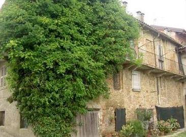Immobile in asta di 354 m² con più di 5 locali a C