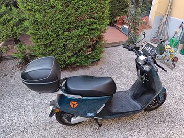 Scooter elettrico Yadea G5