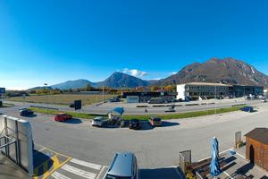 Ufficio su strada principale