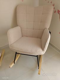 sedia a dondolo colore panna 