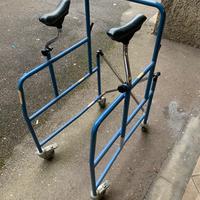 Deambulatore ascellare