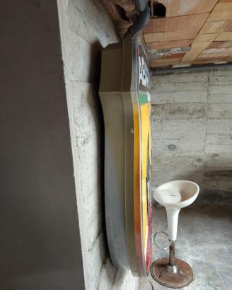 Insegna Abhart luminosa