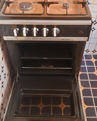 Cucina a gas Hotpoint Ariston 4 fuochi con forno –