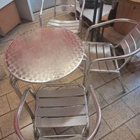 Tavolino da bar + sedie