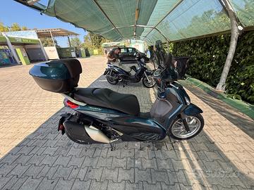 BEVERLY 400HPE SPORT CON PASSAGGIO