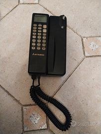 Telefono fisso Mitsubishi vintage con tastiera