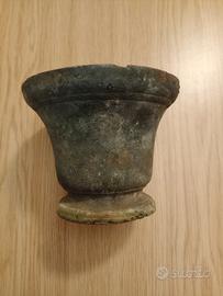 antico mortaio in  bronzo