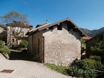 Rustico centro paese fraz. Erno comune Veleso (Co