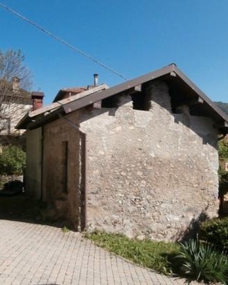 Rustico centro paese fraz. Erno comune Veleso (Co