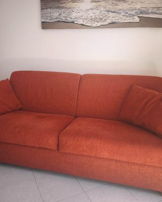 divano letto  in ottime  condizioni 