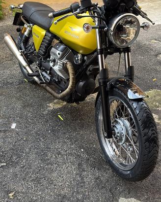 Moto Guzzi V7 cafe special piena di optional