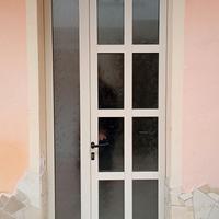 Portoncino in alluminio a due ante