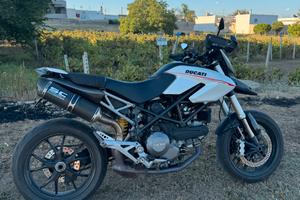 Hypermotard 796