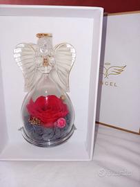 Soprammobile Angelo con rosa stabilizzata