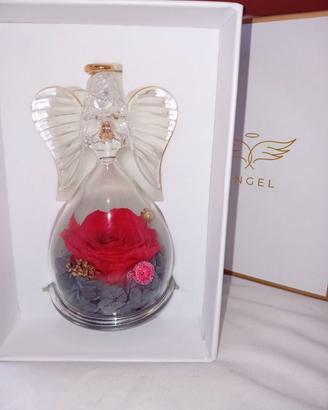 Soprammobile Angelo con rosa stabilizzata