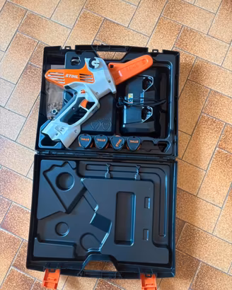 Motosega Stihl GT 40 + 4 batterie