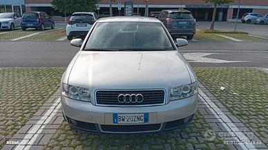 AUDI A4 2ª serie - 2001