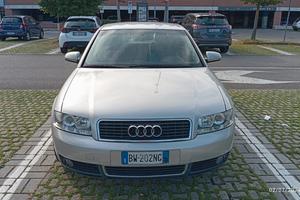 AUDI A4 2ª serie - 2001
