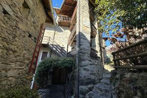CASA SEMINDIPENDENTE A ARDENNO