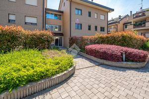 2 LOCALI A ARESE