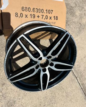 Cerchio in lega AMG 19”