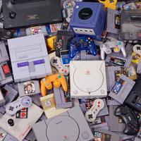 VIDEOGIOCHI E CONSOLE ANCHE INTERE COLLEZIONI