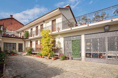 CASA SEMINDIPENDENTE A CIRIÈ