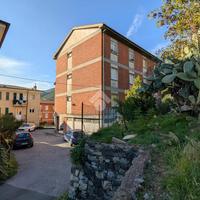 4 LOCALI A DEIVA MARINA