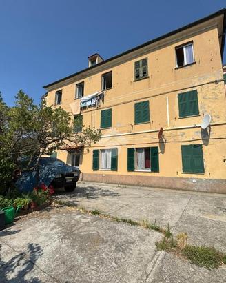 5 LOCALI A GENOVA