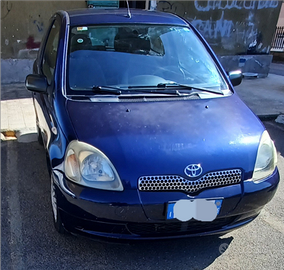 Toyota yaris anno 2000